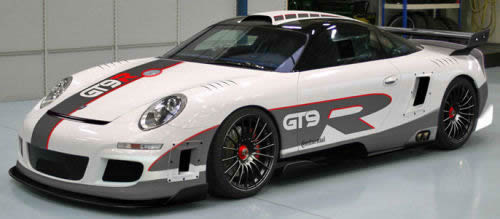 scoop on the roof of  Porsche GT9